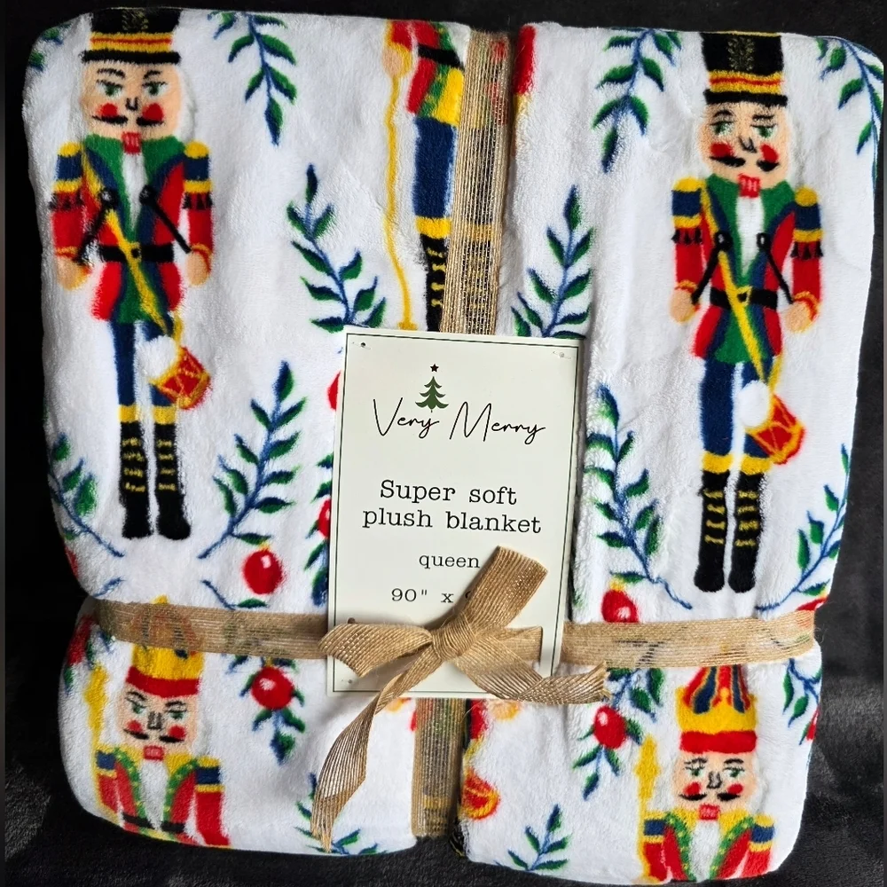 New Very Merry Queen Super Soft Plush Blanket Christmas Nutcracker 90